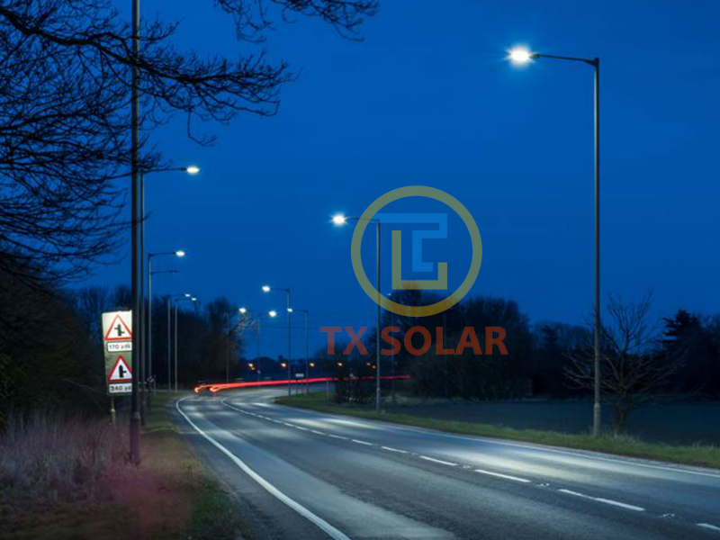 What is the reason why the brightness of solar street lamps is not as high as that of municipal circuit lamps?
