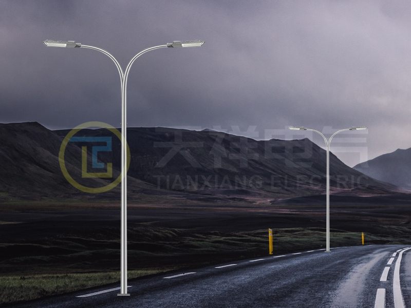 Hot-dip galvanizing process for double arm street lights