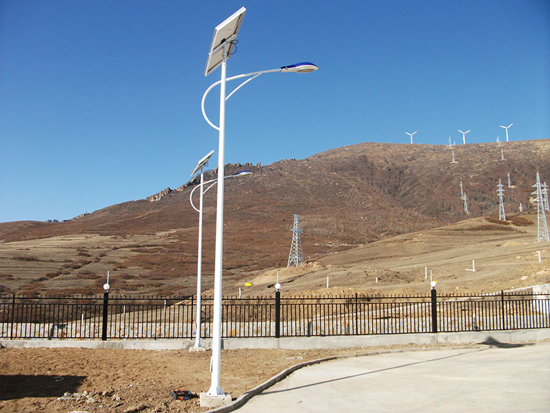 How to choose solar street lamps 1