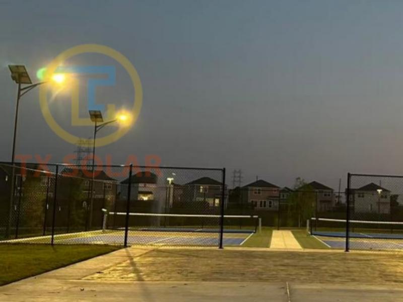 Where are photovoltaic street lights suitable for use?