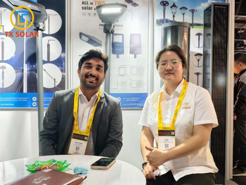 Tianxiang new all in one solar street light showcased in Dubai!