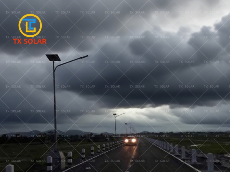 How to keep solar street lights last long on rainy days